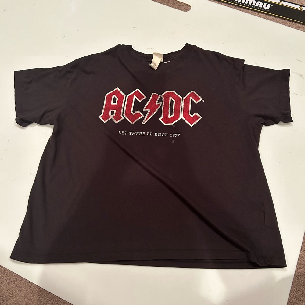 H&M graphic tee